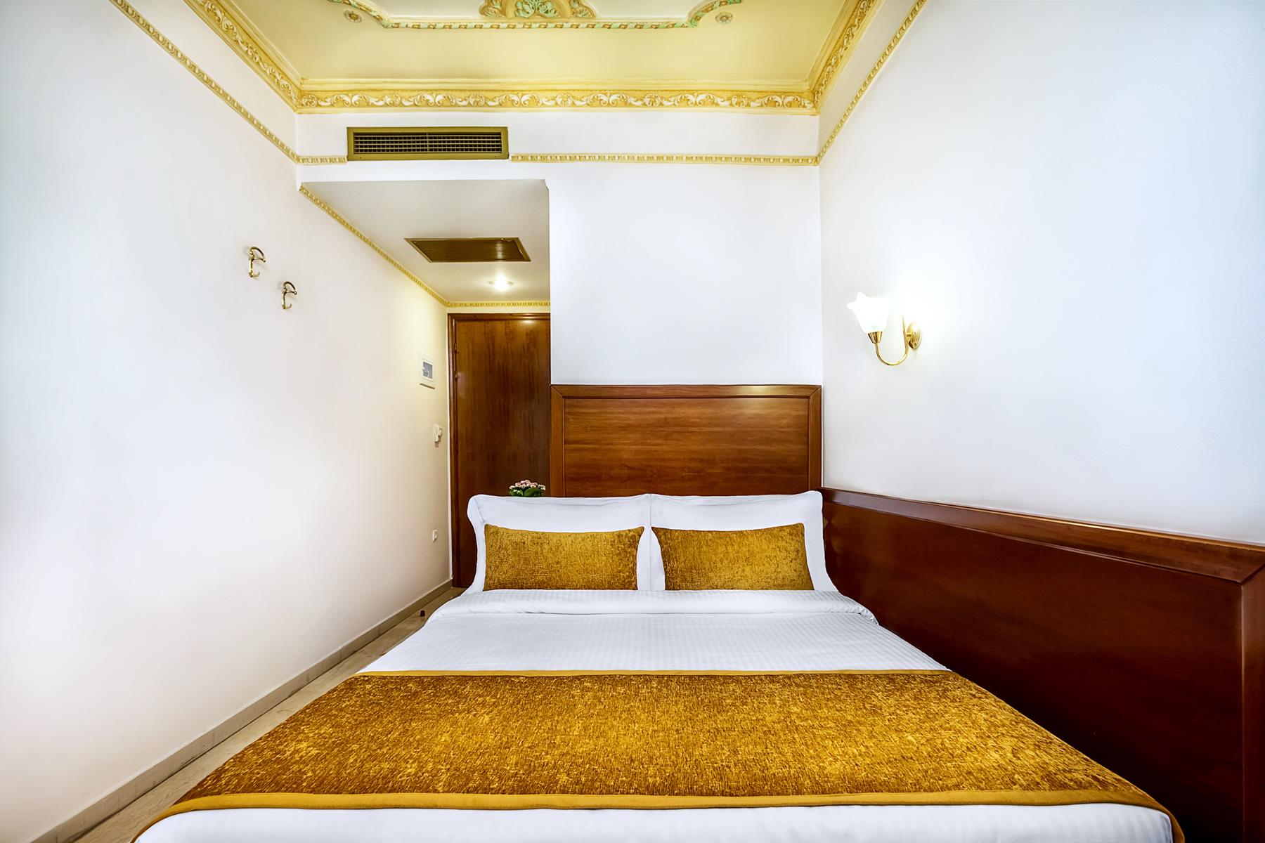 Comfortable budget single room